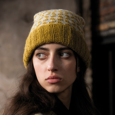 Grannlåt - stickad mössa