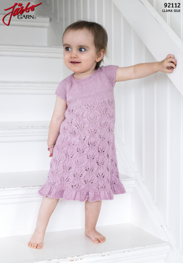 Hilma – mönsterstickad barn- och babyklänning