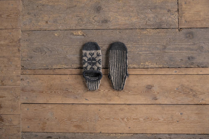 Smide - stickade tofflor