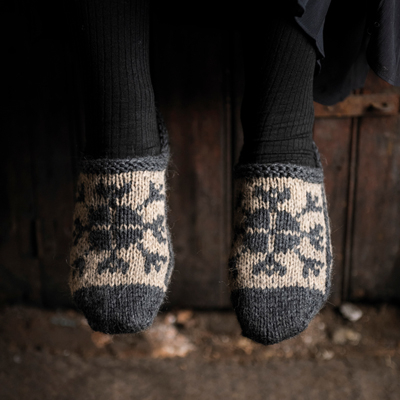 Smide - stickade tofflor