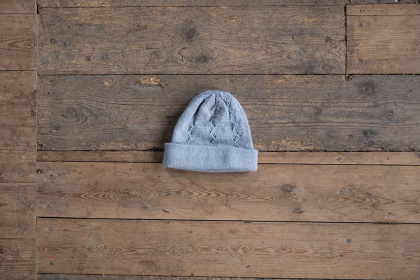 Ässja – stickad mössa