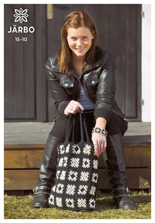 Virkad knälång kofta, halsduk och kasse i mormorsrutor