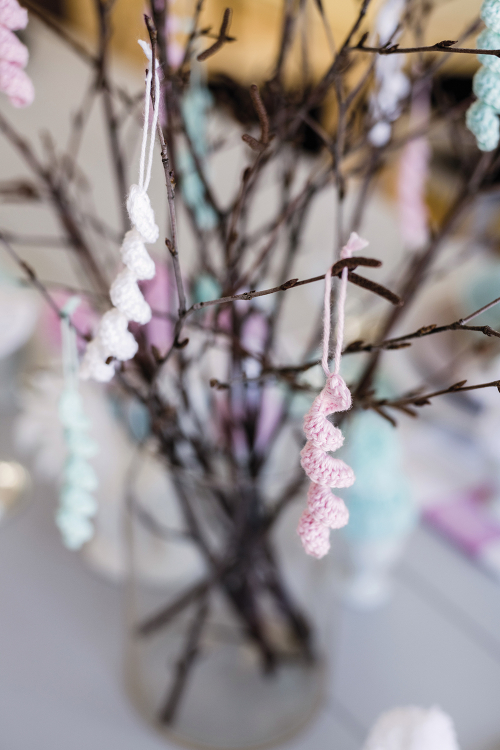 Ljusmanschett, glasunderlägg och korkskruvar till påskbordet