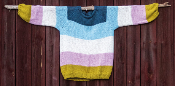 Vårbris - randig tröja med ballongärm, i dubbelt garn