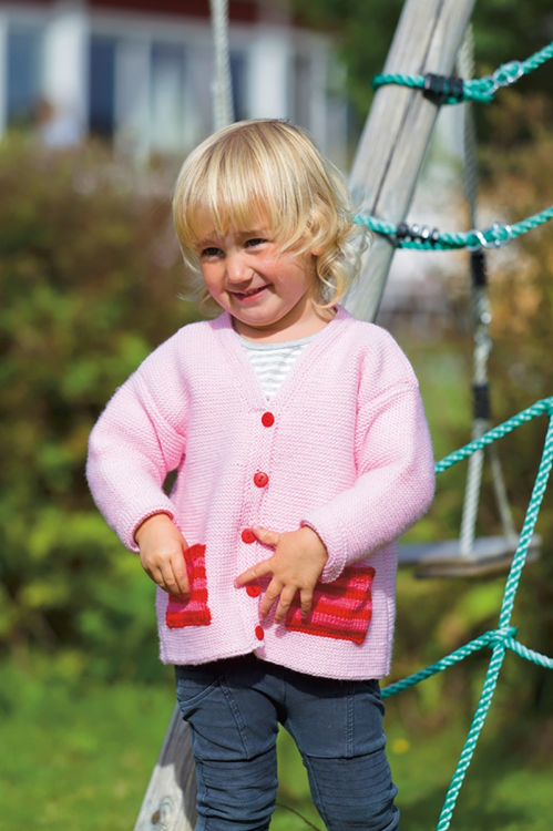 Kofta och tröja med randiga fickor