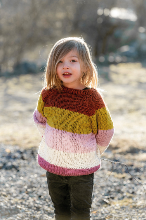 Vårbris - randig barntröja med ballongärm, i dubbelt garn