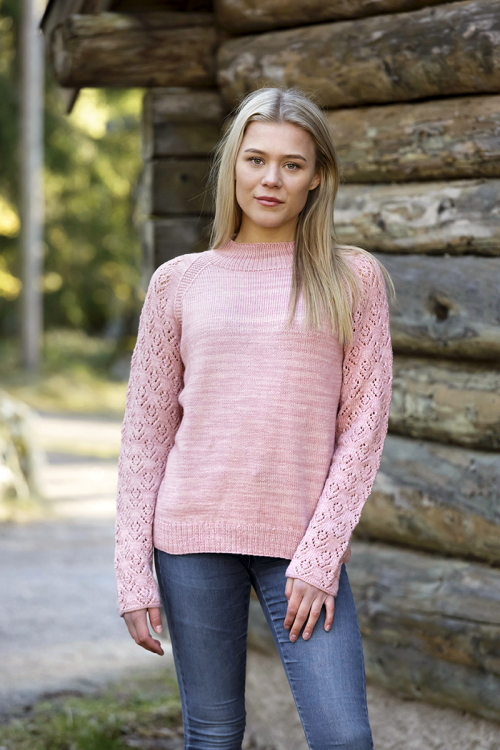 Pärla - tröja med spetsmönstrade ärmar