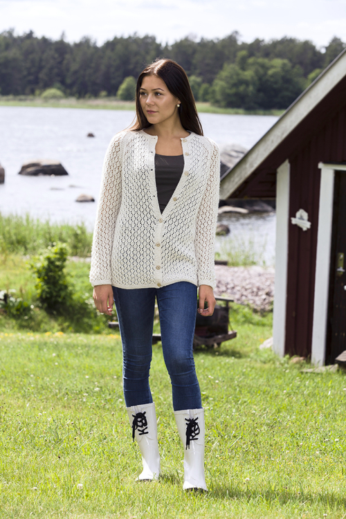 Kofta i spetsmönster