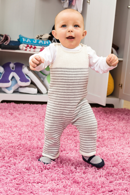 Omlottkofta, sparkbyxa och mössa för baby