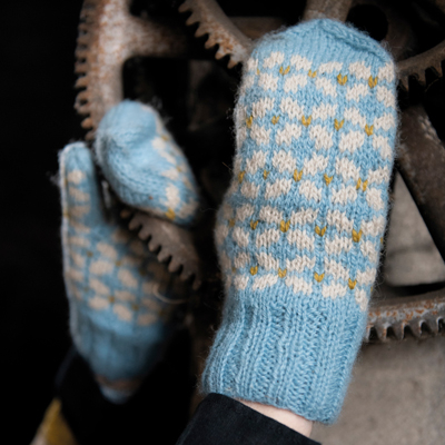 Grannlåt - stickade vantar