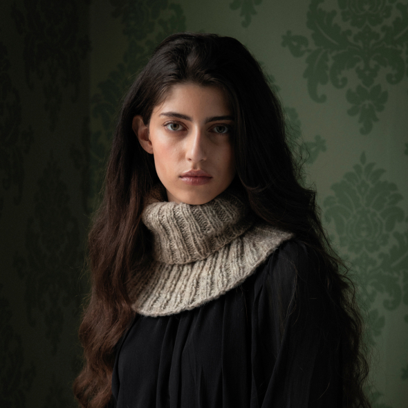 Gråbo - resårstickad halskrage