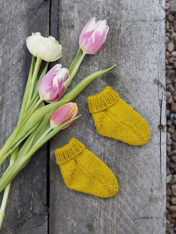 Tussilull - tå upp-sockor för baby