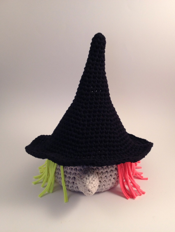 Virkad häxa - amigurumi