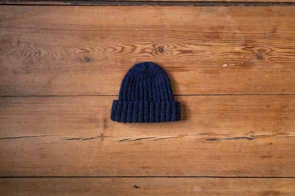 Untra - enkel ribbad mössa