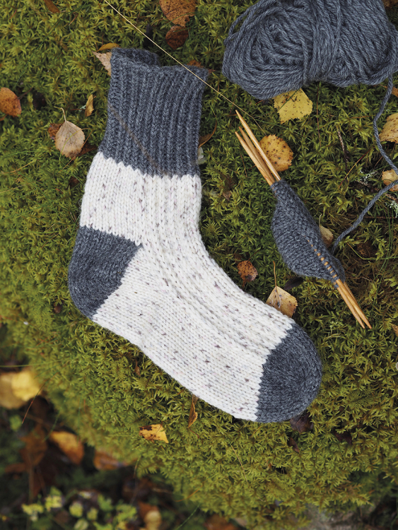 Fjällripa – raggsockor med lyfta maskor