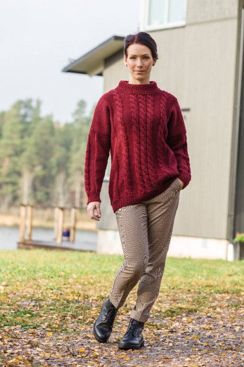 Oversize tröja med flätor